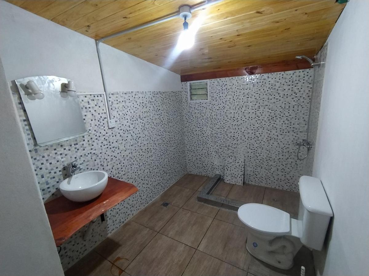 Huellas Hostel ラゴ・プエロ エクステリア 写真