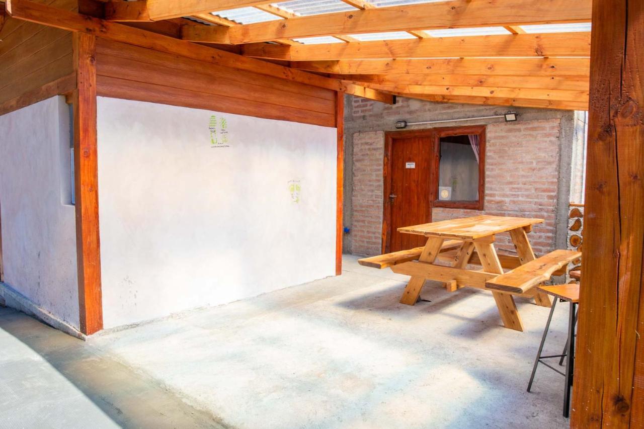 Huellas Hostel ラゴ・プエロ エクステリア 写真