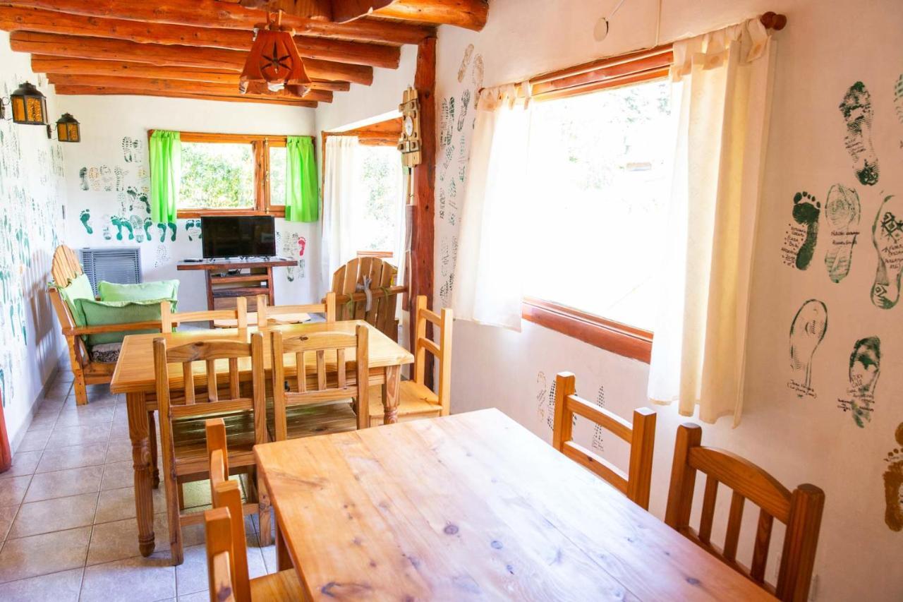 Huellas Hostel ラゴ・プエロ エクステリア 写真