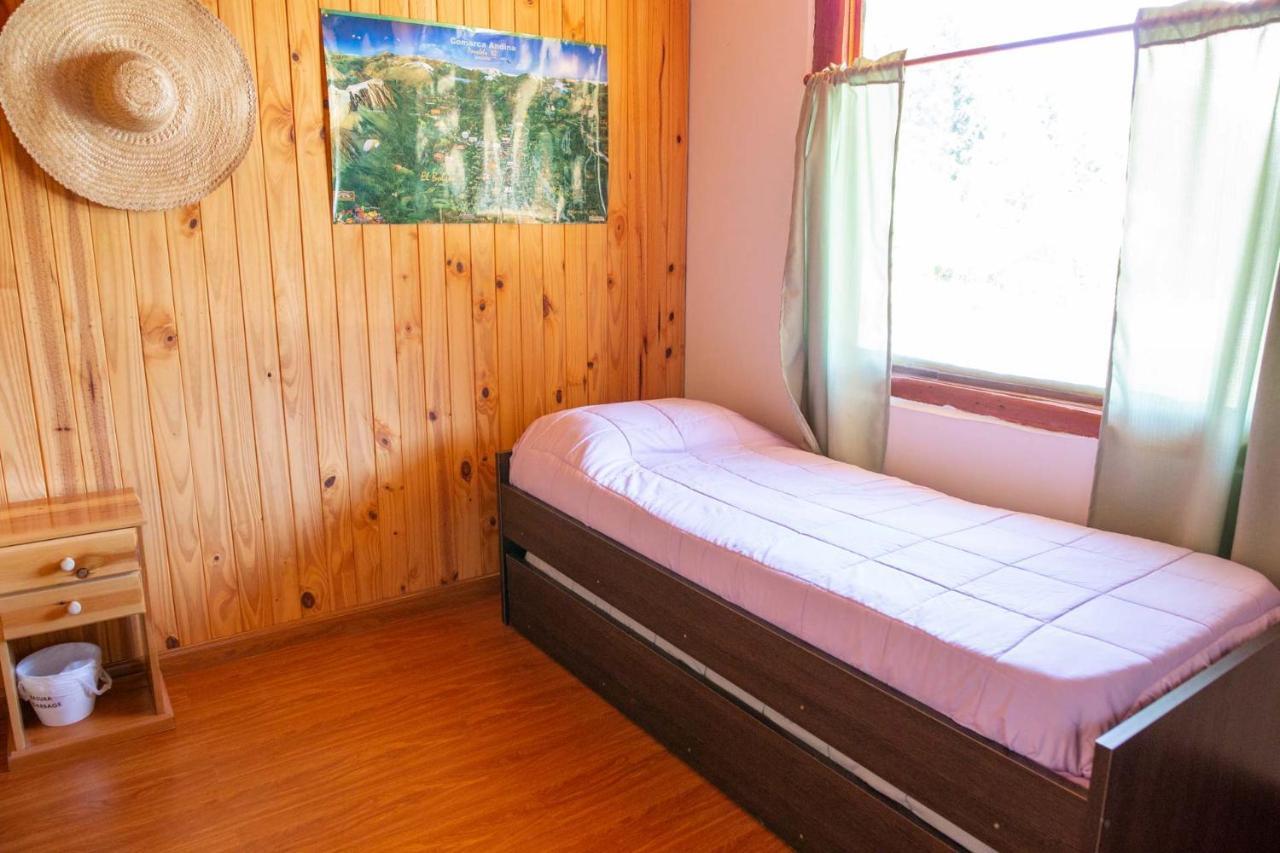 Huellas Hostel ラゴ・プエロ エクステリア 写真