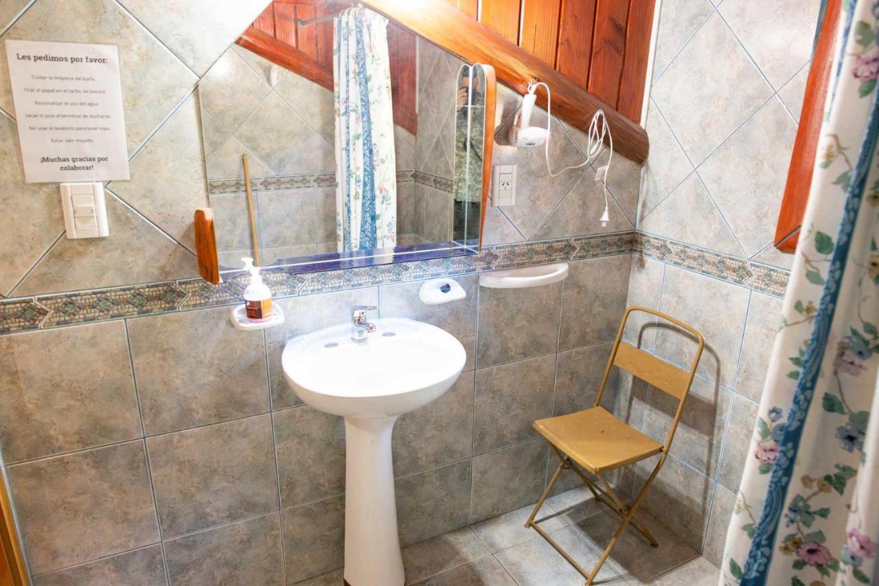 Huellas Hostel ラゴ・プエロ エクステリア 写真