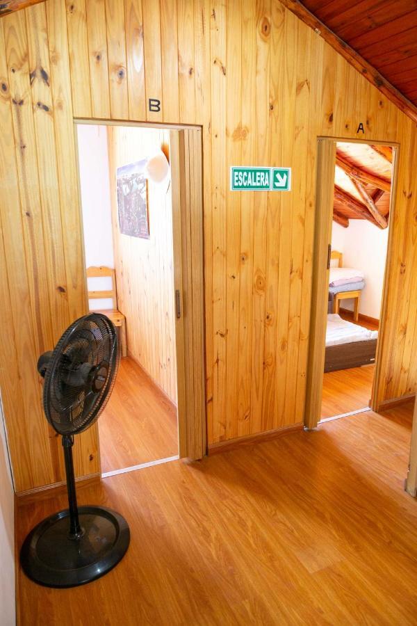 Huellas Hostel ラゴ・プエロ エクステリア 写真
